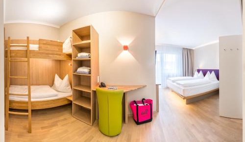Family Room (2 Adults + 2 Children)