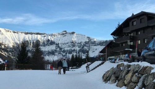 Apartment with Mountain View