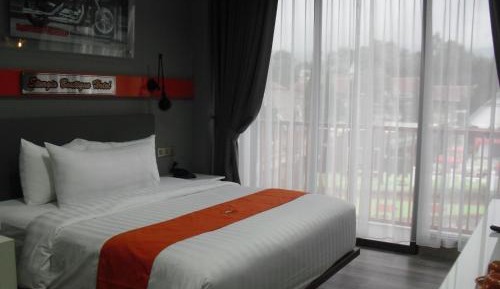 Deluxe Double Room with Balcony