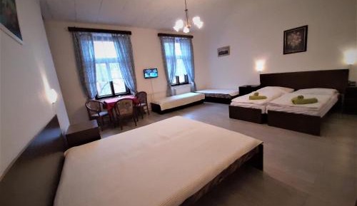Sextuple Room