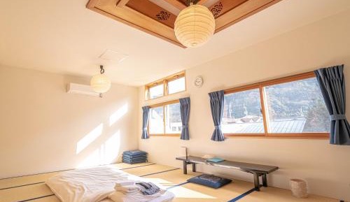 Quadruple Room with Shared Bathroom