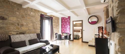 Superior One-Bedroom Apartment