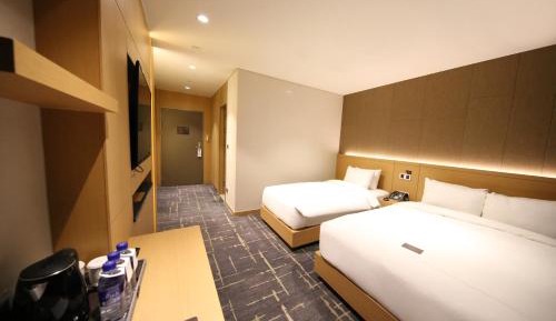 Deluxe Twin Room with Lake View  