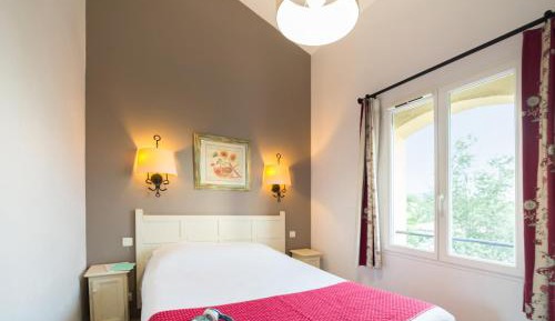Two-Bedroom House with Terrace (6 People)