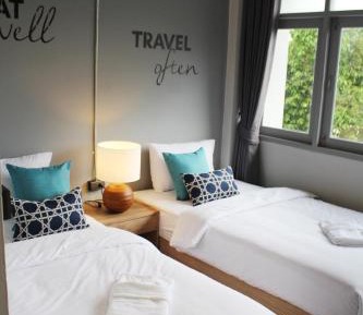 Standard Twin Room