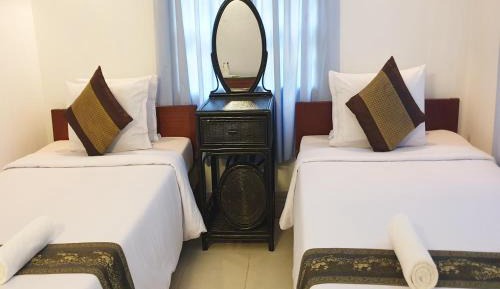 Twin Room (Airconditioning & Hot Water)
