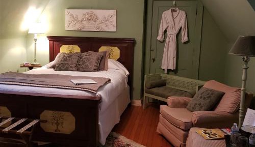 Queen Room