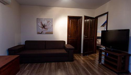 One-Bedroom Apartment (4 Adults)