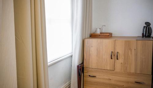 Single Room -4th Floor
