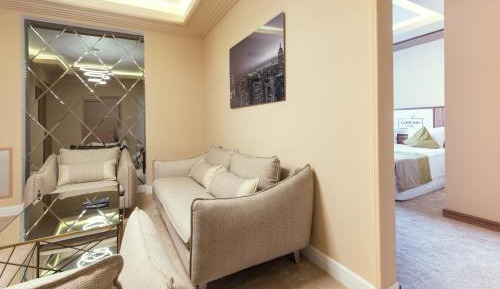 Queen Suite