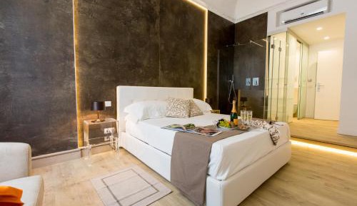 Apartment with Shower