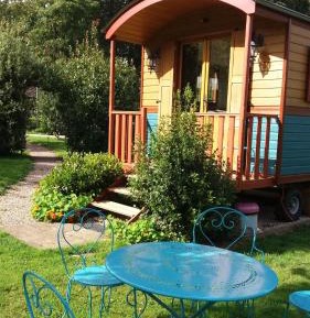 Deluxe Room (2 Adults + 1 Child)