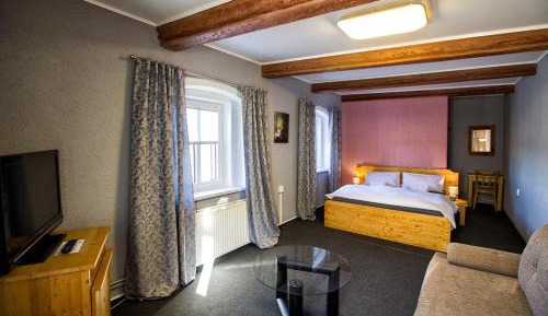 Standard Double Room with Shared Bathroom