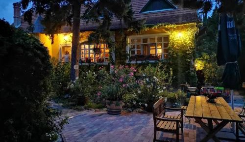 Bungalow with Patio
