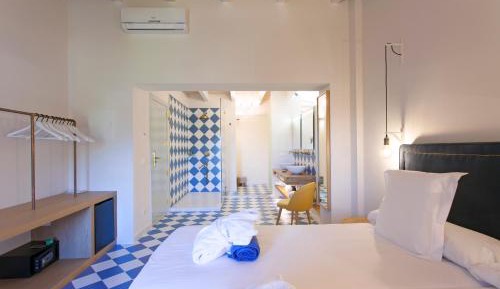 Superior Double Room with Terrace and Private Jacuzzi