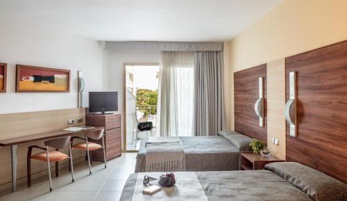 Premium Quadruple Room (4 adults)