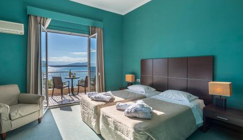 Double or Twin Room with Sea View