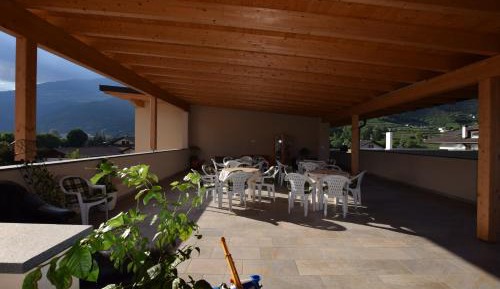 Apartment with Mountain View