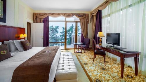 Two-Bedroom Suite