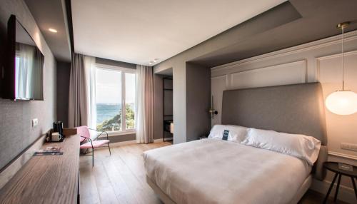 Standard Double Room with Sea View (1 or 2 beds)