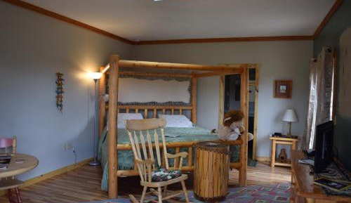 Deluxe King Room - Non-Smoking