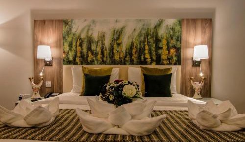 Deluxe King Room