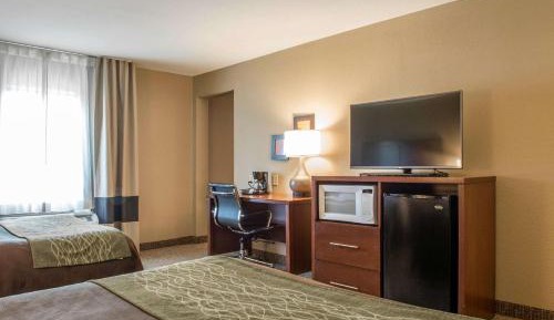 Queen Suite with Two Queen Beds - Non-Smoking