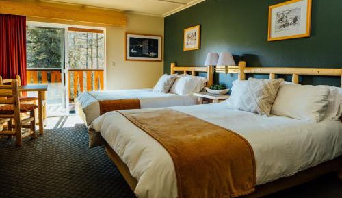 Deluxe Queen Room with Two Queen Beds