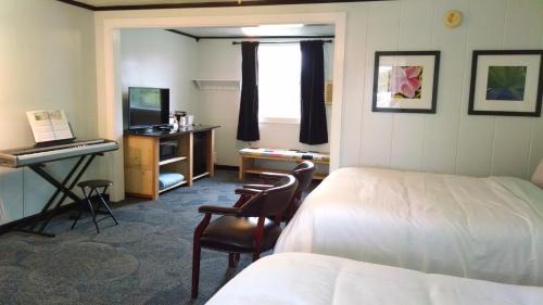 Junior Suite with Garden View