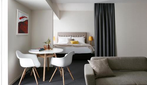 Deluxe Twin Studio Suite