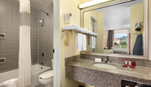Double Room with Two Double Beds - Smoking