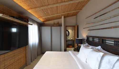 Deluxe King Suite