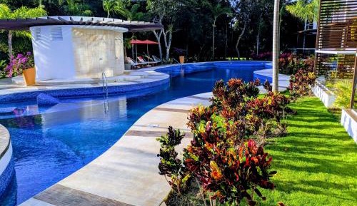 Apartment with Pool View 