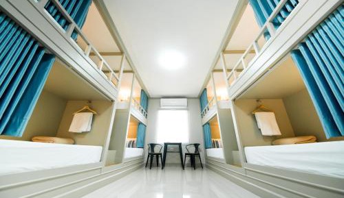 8-Bed Mixed Dormitory Room