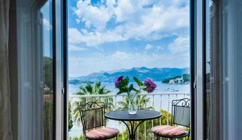 Double Room with Balcony and Sea View