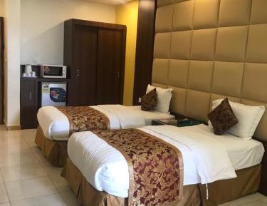 Twin Room with Private Bathroom