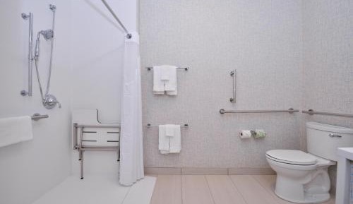Standard Queen Room with Two Queen Beds and Mobility Accessible Roll-In Shower