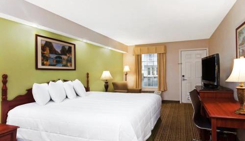 King Room - Non-Smoking