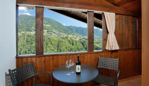 Apartment with Mountain View