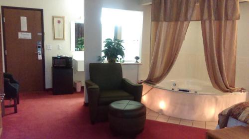 Deluxe Suite with Spa Bath