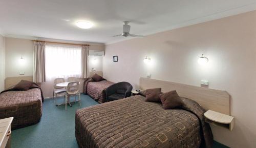 Deluxe Family Room