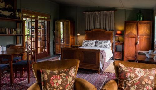 Deluxe Queen Suite
