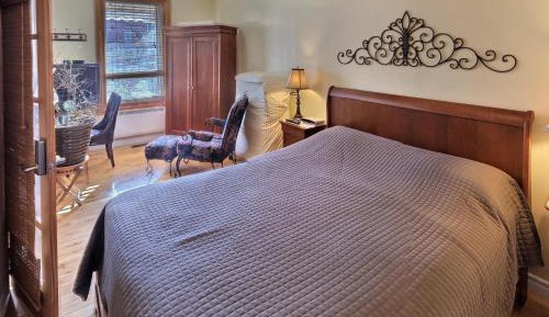 Queen Room (Keenan)