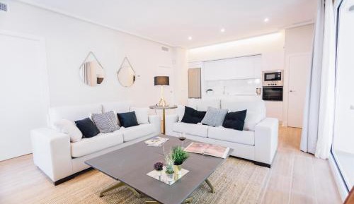 Deluxe Apartment 2