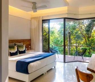 Deluxe King Room with Balcony