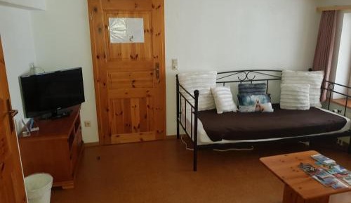 Deluxe Room (2 Adults + 1 Child)