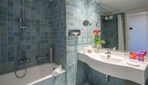 Deluxe Double or Twin Room with Sea View