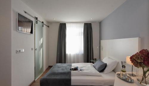 Comfort Single Room with Air Conditioning