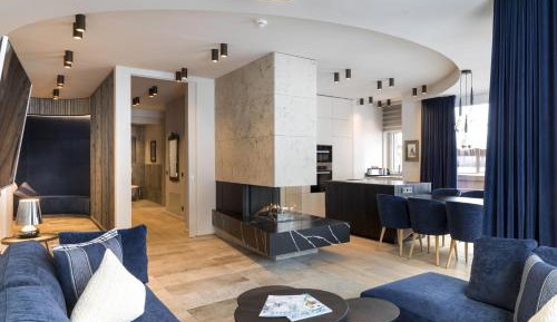 Deluxe Apartment
