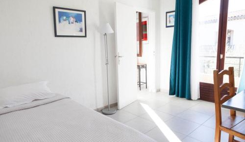 One-Bedroom Apartment (4 Adults)